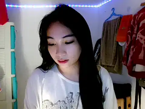 SweetLilly 18 online show from 03.14.25