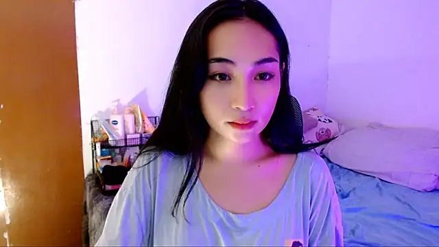 SweetLilly 18 online show from 10.20.25