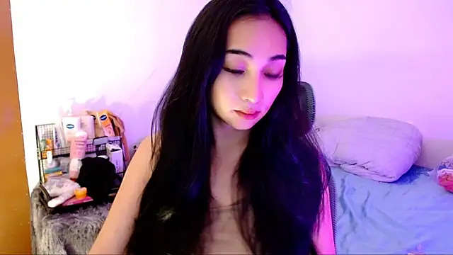 SweetLilly 18 online show from 10.25.25