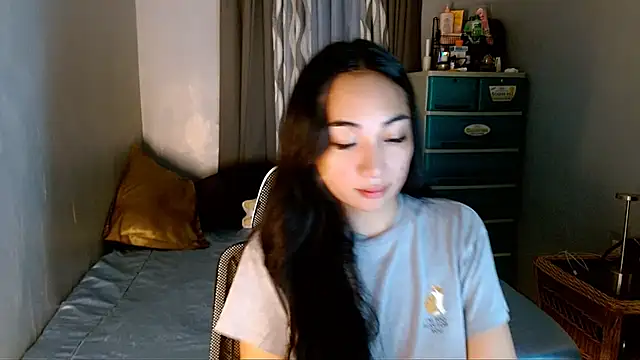 Snapshot of SweetLilly_18 chatting on 01.19.26 SweetLilly 18 online show from 01.19.26