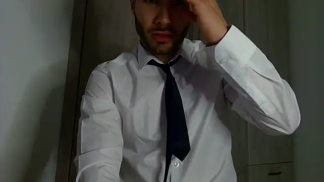 Snapshot of Justynn1 chatting on 10.30.25 Justynn1 online show from 10.30.25