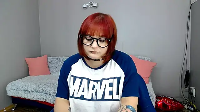 Snapshot of Estheri chatting on 02.18.25 Estheri online show from 02.18.25