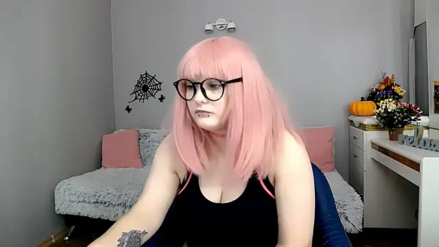 Estheri online show from 11.11.25