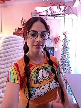 Zoe Bae online show from 12.13.25