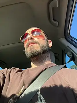 Sitonmyface2020xh online show from 02.17.25