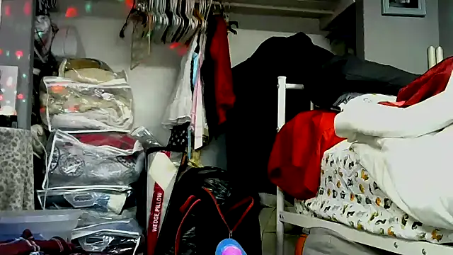 Snapshot of jjdirty6996 chatting on 11.23.25 jjdirty6996 online show from 11.23.25