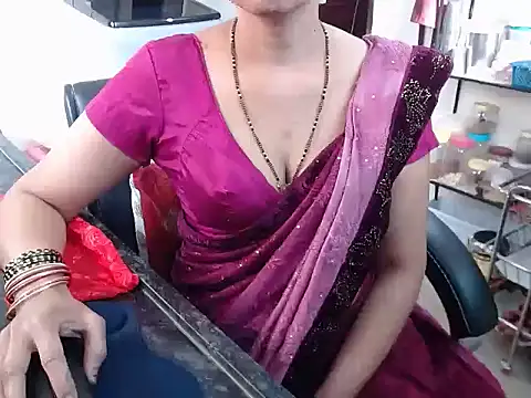 Snapshot of Indian_Rupali chatting on 12.23.24 Indian Rupali online show from 12.23.24