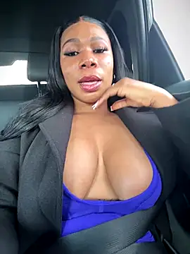 Snapshot of Belle___ chatting on 09.27.25 Belle online show from 09.27.25