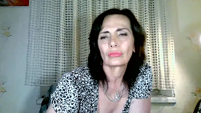 Snapshot of DreamMarianna chatting on 06.09.26 DreamMarianna online show from 06.09.26