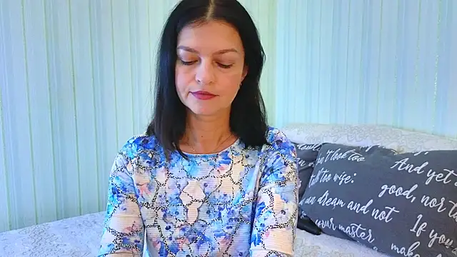 Snapshot of _Lily_ chatting on 09.29.25 Lily online show from 09.29.25