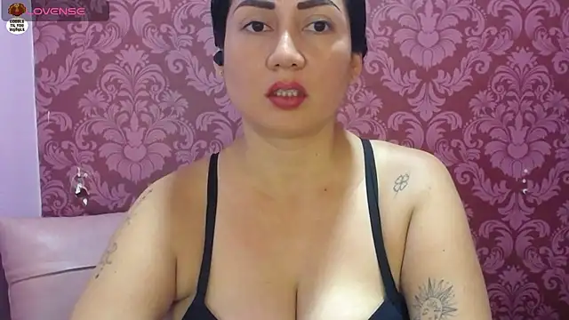 Snapshot of juliana_diaz chatting on 04.17.26 juliana diaz online show from 04.17.26