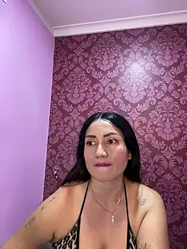 Snapshot of juliana_diaz chatting on 04.24.26 juliana diaz online show from 04.24.26