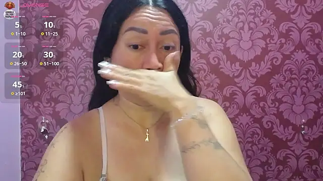 Snapshot of juliana_diaz chatting on 04.27.26 juliana diaz online show from 04.27.26
