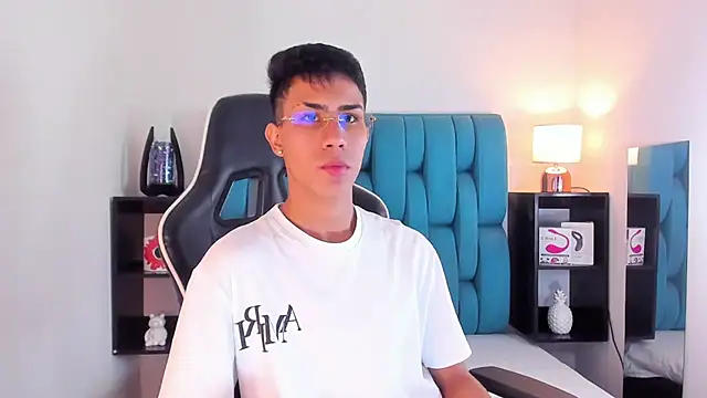 AlanNaughty online show from 01.24.25