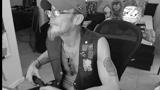 mycock2474u online show from 02.20.25