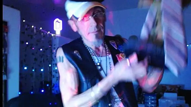 mycock2474u online show from 03.06.25