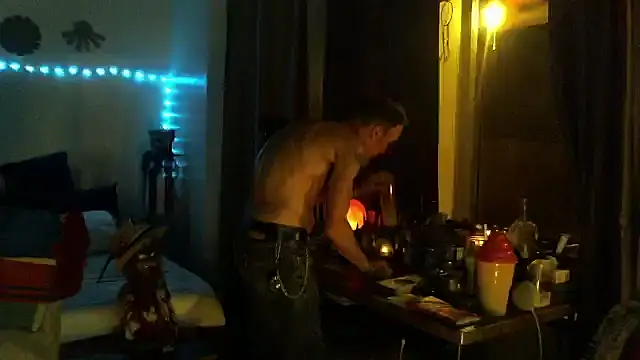 mycock2474u online show from 10.04.25