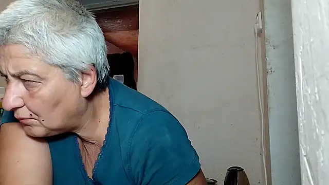 Snapshot of ExquisiteMature chatting on 09.20.25 ExquisiteMature online show from 09.20.25