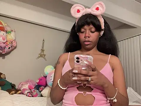 bunnypillow online show from 12.12.24