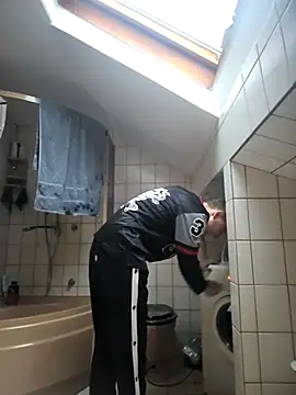 Snapshot of AnubisTVirus chatting on 12.15.25 AnubisTVirus online show from 12.15.25