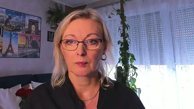 vanessa chat online show from 09.23.25