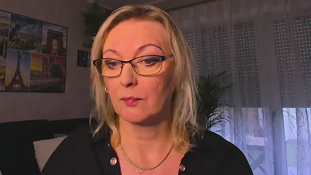 vanessa chat online show from 11.24.25