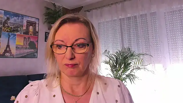 vanessa chat online show from 04.08.26