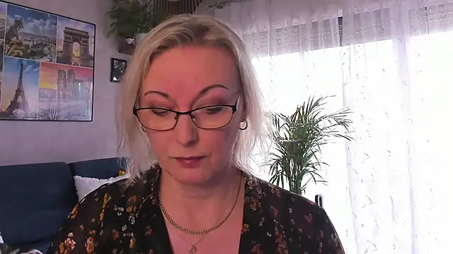 vanessa chat online show from 04.19.26