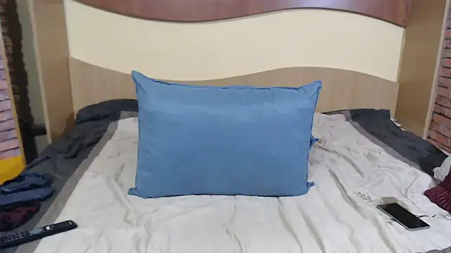 Snapshot of EvelyneFlirtyMilf chatting on 03.14.25 EvelyneFlirtyMilf online show from 03.14.25