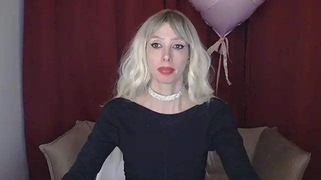 Snapshot of WhiteQueen888 chatting on 01.03.25 WhiteQueen888 online show from 01.03.25