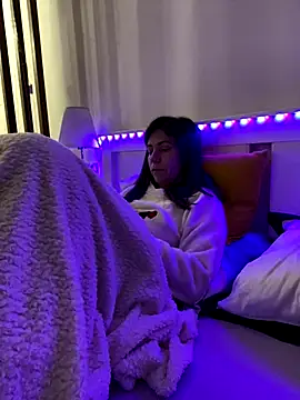 Snapshot of HotyWinter chatting on 10.20.25 HotyWinter online show from 10.20.25