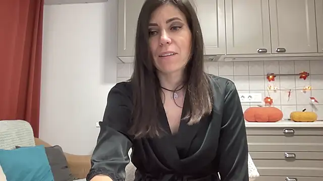 Snapshot of HotyWinter chatting on 11.01.25 HotyWinter online show from 11.01.25