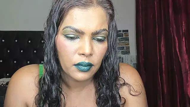 MySweetBitch143 online show from 02.12.25