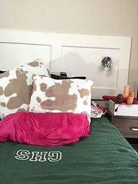 Snapshot of LuciousLips96 chatting on 02.08.25 LuciousLips96 online show from 02.08.25