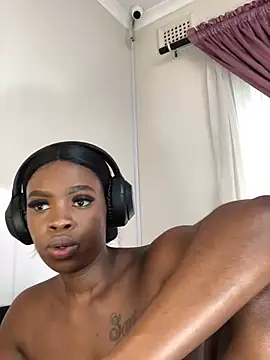 Snapshot of LuciousLips96 chatting on 02.28.25 LuciousLips96 online show from 02.28.25