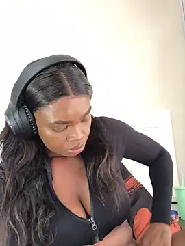 Snapshot of LuciousLips96 chatting on 03.03.25 LuciousLips96 online show from 03.03.25