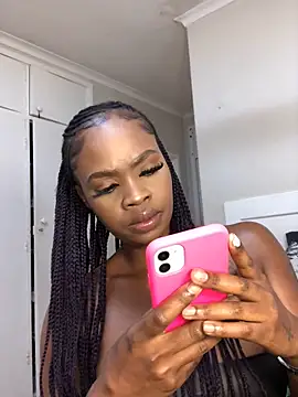 Snapshot of LuciousLips96 chatting on 09.24.25 LuciousLips96 online show from 09.24.25