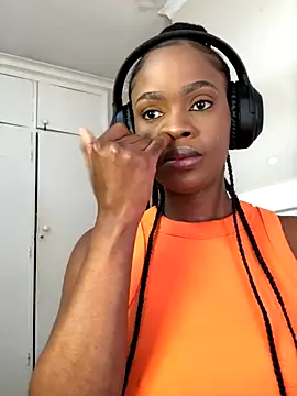 Snapshot of LuciousLips96 chatting on 09.25.25 LuciousLips96 online show from 09.25.25