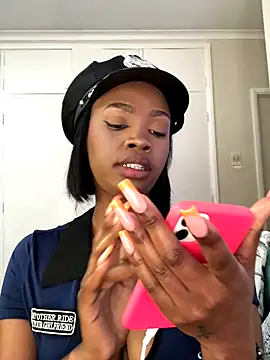 Snapshot of LuciousLips96 chatting on 10.28.25 LuciousLips96 online show from 10.28.25