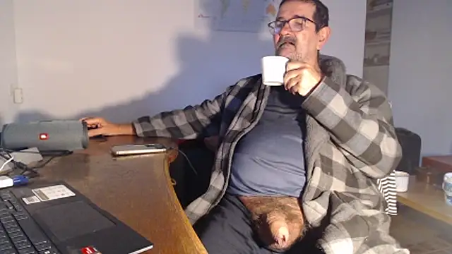 Snapshot of silvio-aus-luzern-CH chatting on 10.29.25 silvio-aus-luzern-CH online show from 10.29.25