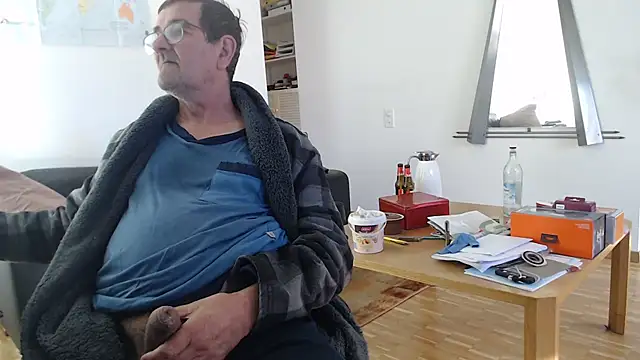 Snapshot of silvio-aus-luzern-CH chatting on 03.17.26 silvio-aus-luzern-CH online show from 03.17.26