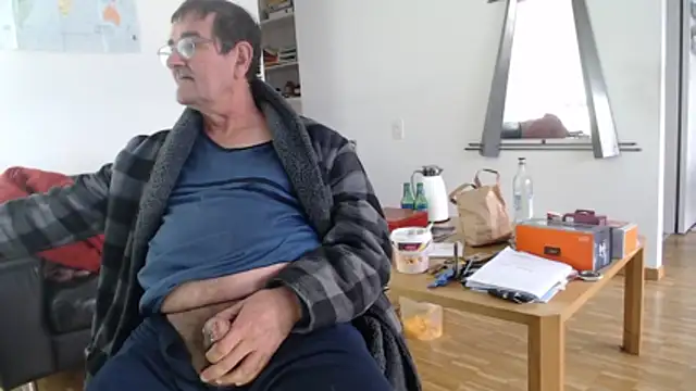 Snapshot of silvio-aus-luzern-CH chatting on 04.03.26 silvio-aus-luzern-CH online show from 04.03.26