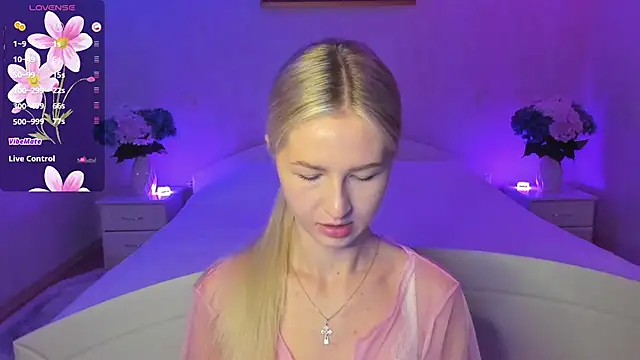 AnnaCarrera online show from 10.28.25