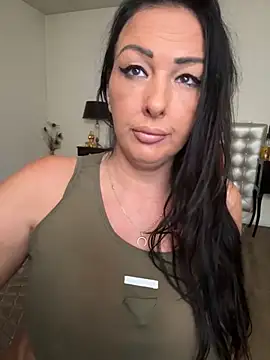 TiffanyRoxx online show from 11.19.25