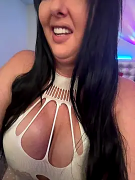 TiffanyRoxx online show from 11.26.25