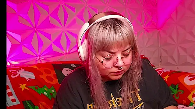 Satyn doll online show from 12.18.25