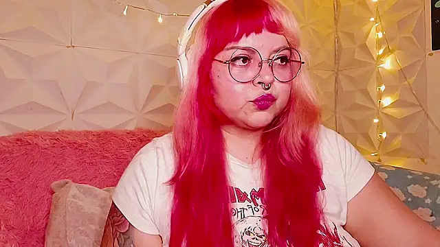 Snapshot of Satyn_doll chatting on 07.07.26 Satyn doll online show from 07.07.26
