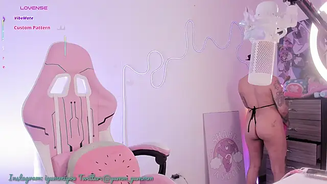 cute catlyn online show from 09.18.25