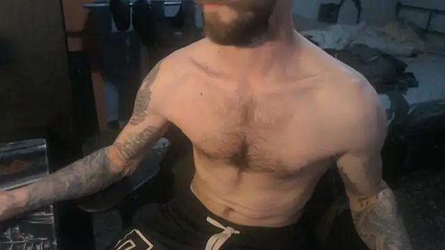 Snapshot of SexxxyLouis chatting on 05.04.26 SexxxyLouis online show from 05.04.26