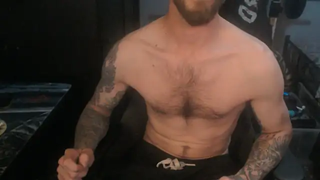 Snapshot of SexxxyLouis chatting on 06.02.26 SexxxyLouis online show from 06.02.26